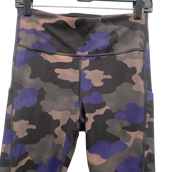 ATHLETA//Ultimate Stash Pocket Camo Camouflage 7/8 Tight Medium - Picture 7 of 12